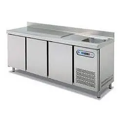 Mesa refrigerada 3 puertas con fregadero 200 cm
